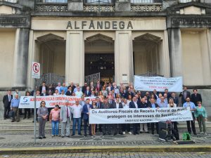 Auditores-Fiscais da DS BH participam de Ato Público Nacional em Santos