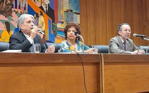 Auditores-Fiscais ministram palestra “A Aduana e a Defesa da Vida” em workshop sobre Segurança Pública